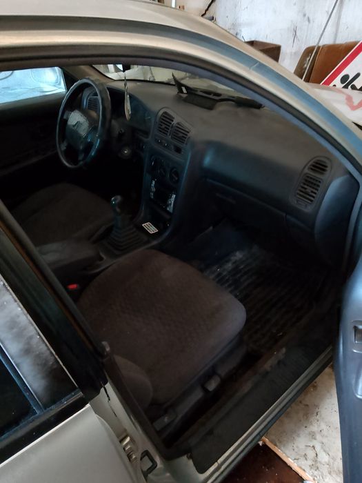 Продаю  машину не находу