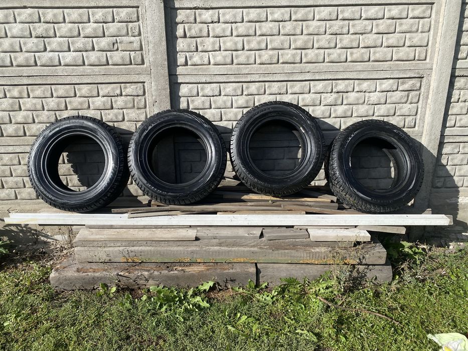 Шины шипованные новые