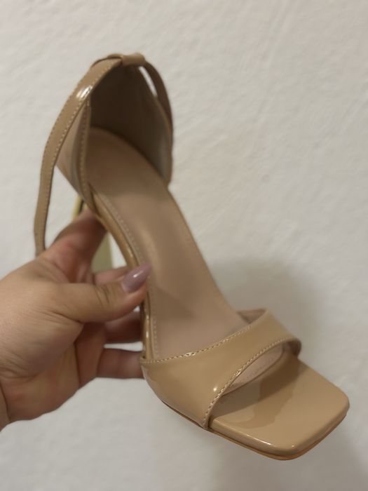 Сандали на ток 38 номер