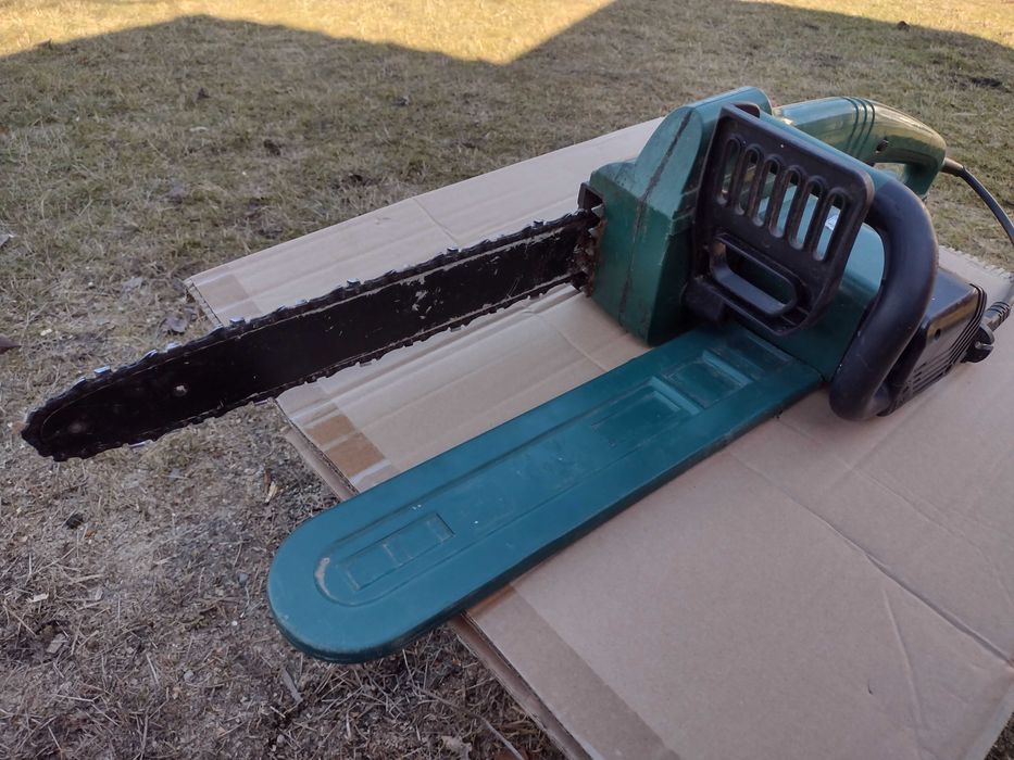 Fierastrau electric , drujba electrica