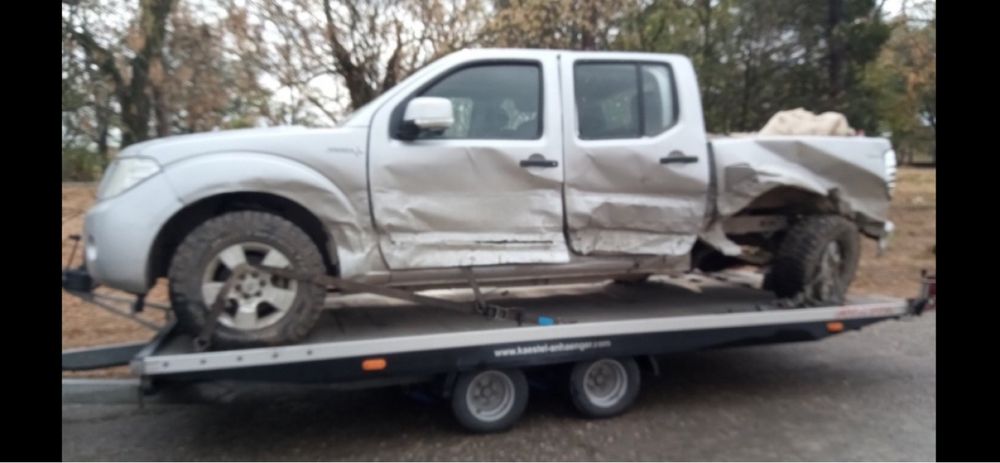 Продава се само на части Nissan Navara 2.5dci 191кс 2012