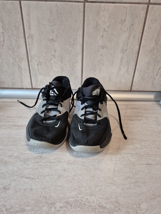 Adidasi de baschet Nike