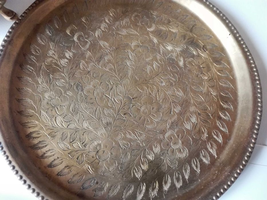 Месингов сервиз и стойка , поставка за вино .