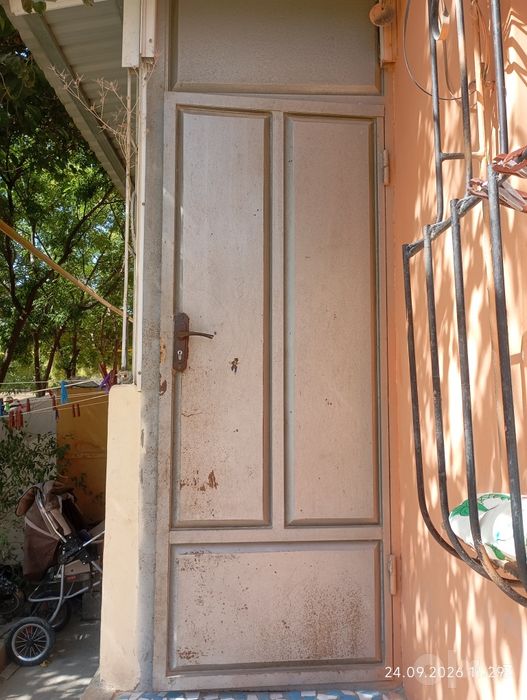 Срочно продам железную дверь