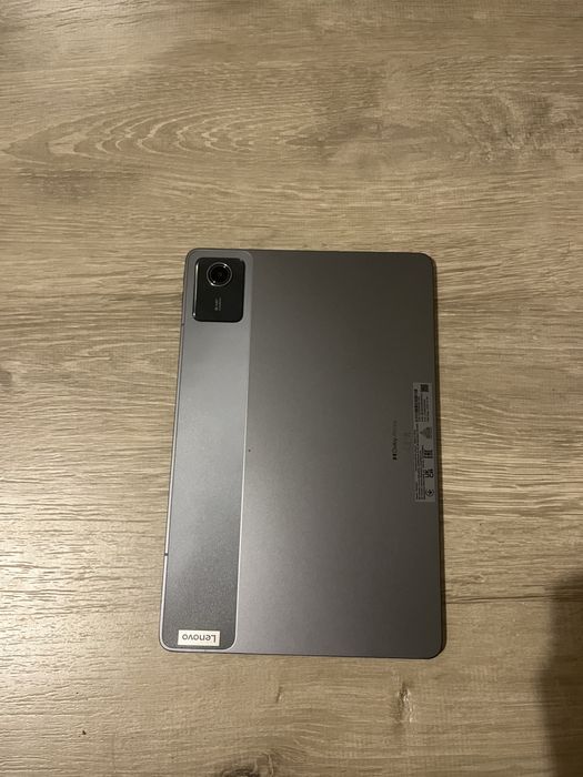 Таблет Lenovo TabM11