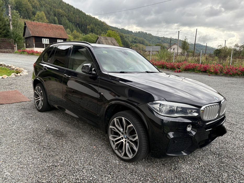 Vând BMW X5 4.0D M