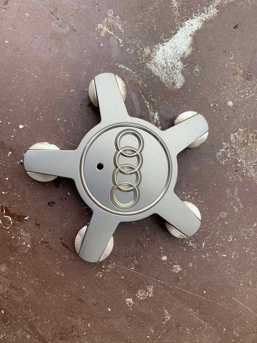 Audi Ауди капачка за джанта с номер 4f0601165n само за 15Eur.