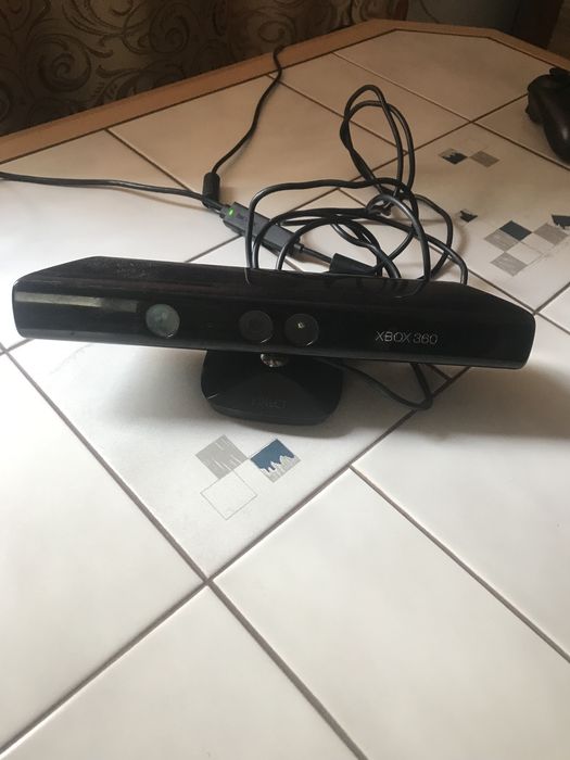 Xbox 360 Modat cu Bad Avatar + Kinect
