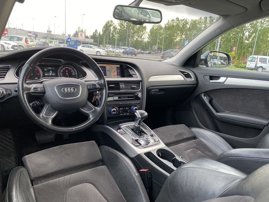 Audi A4 B8 * S Line * Automat * Navigatie Mare * Camera Marsalier *