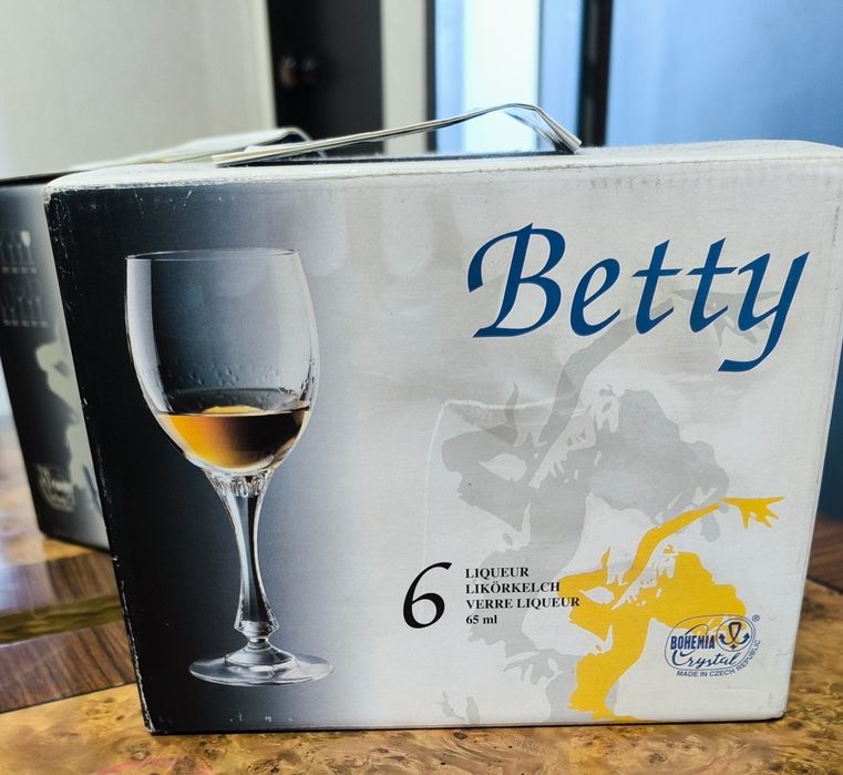 Богемская хрусталь 3 видов.