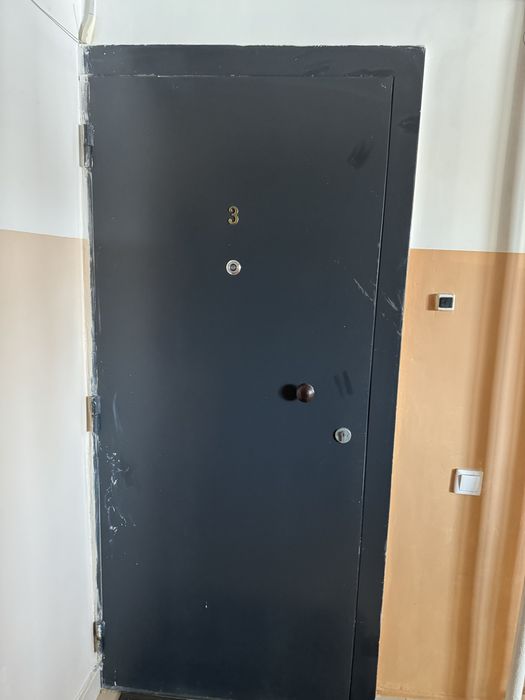 Продаю металлическую дверь за 40 тысяч