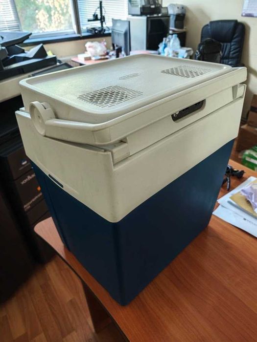 Електрическа хладилна чанта Mobicool MV30 AC/DC (12V / 230V) – 29L