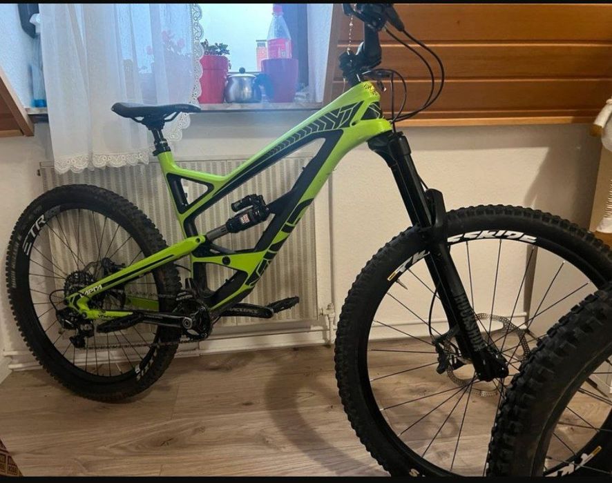 YT Capra CF Карбон 27.5, M , Ендуро, Мекица