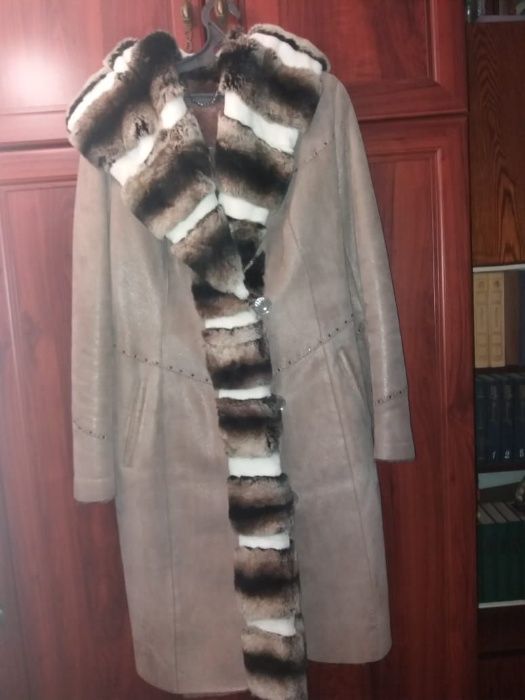 Продаю натуральную дубленку с мехом шиншиллы