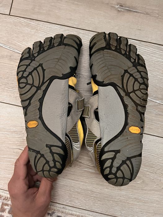 Обувки с пръсти Vibram FIVE FINGERS