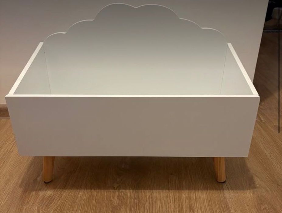 Mobilier/Cutie depozitare camera copii: jucarii, plusuri, carti , alb, lemn, scandinav