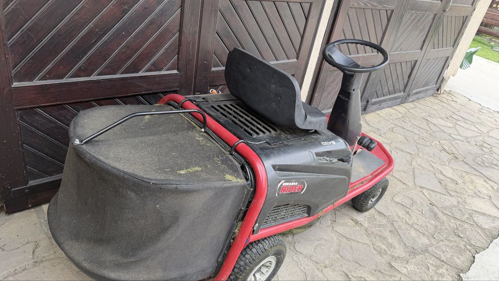 Tractor tuns gazon mini rider