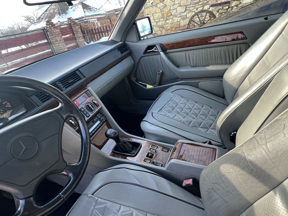 Mercedes C124 (W124 coupe )