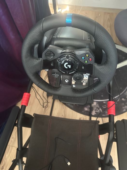 Кокпит - Волан с педали и скоростен лост Logitech 920