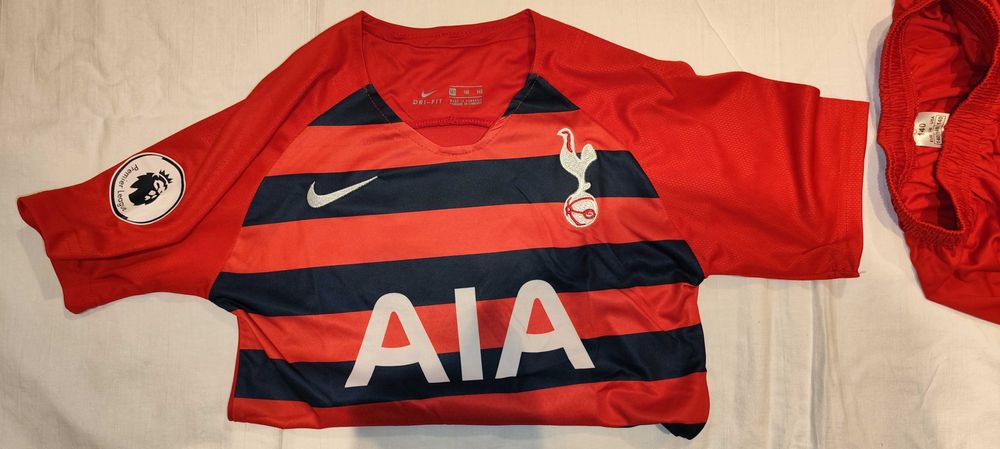 Детски футболен екип