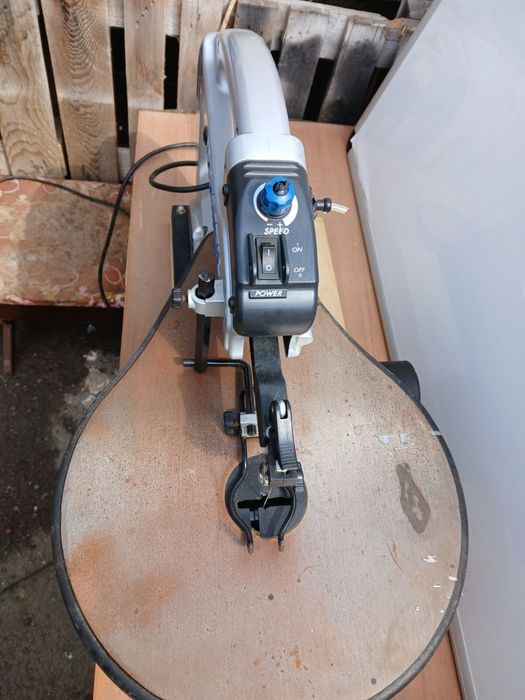 Контурен настолен трион