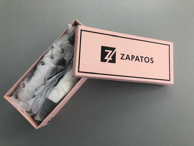 Дамски обувки с нисък ток - бяло и черно - НОВИ!