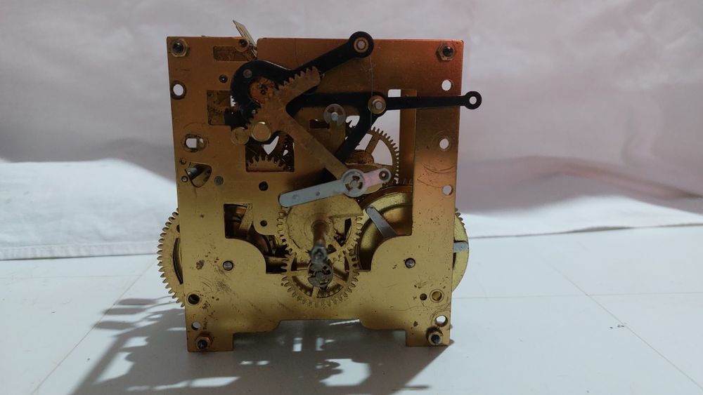Mecanism ceas cu pendul
