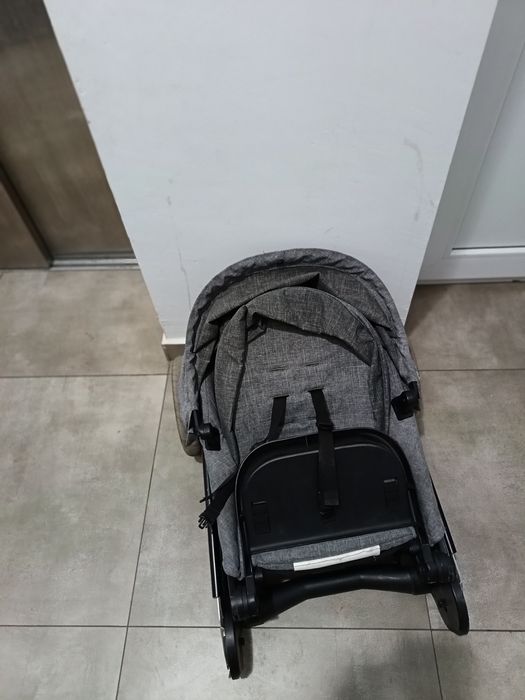 Cărucior reglabil Stokke Beat cu landou