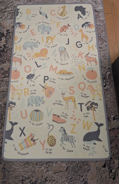 Активна гимнастика и килим за игра