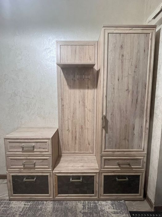 Продаётся шкаф в прихожую