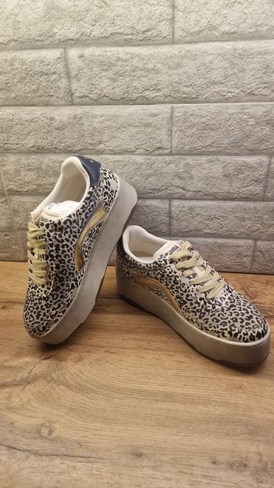 Кроссовки новые Bimba Y Lola