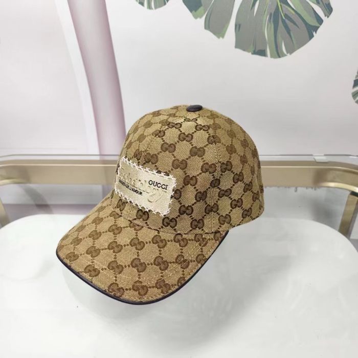 Шапки на Prada ,Dior, Gucci, и др