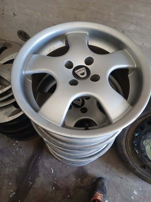 Vând 4 jante Logan pe 16