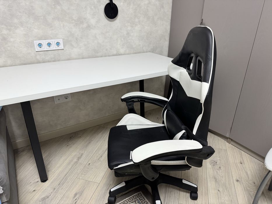 рабочий стол + игровое кресло