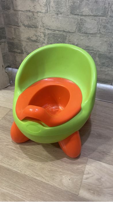 Продам детскую доску и горшок