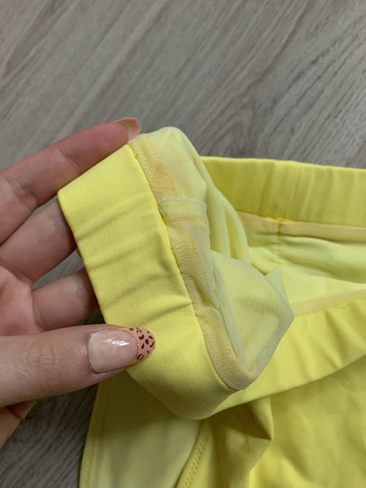 Жълт бански с висока талия от 2 части