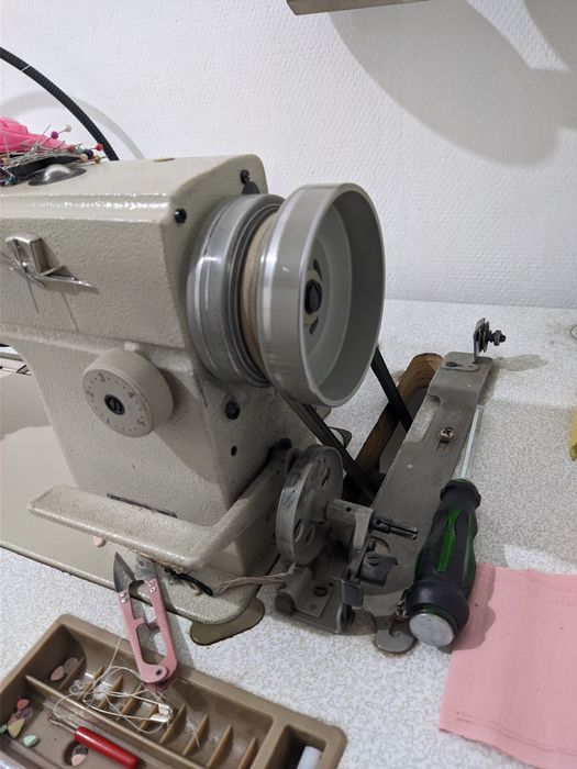 Швейная машинка TYPICAL