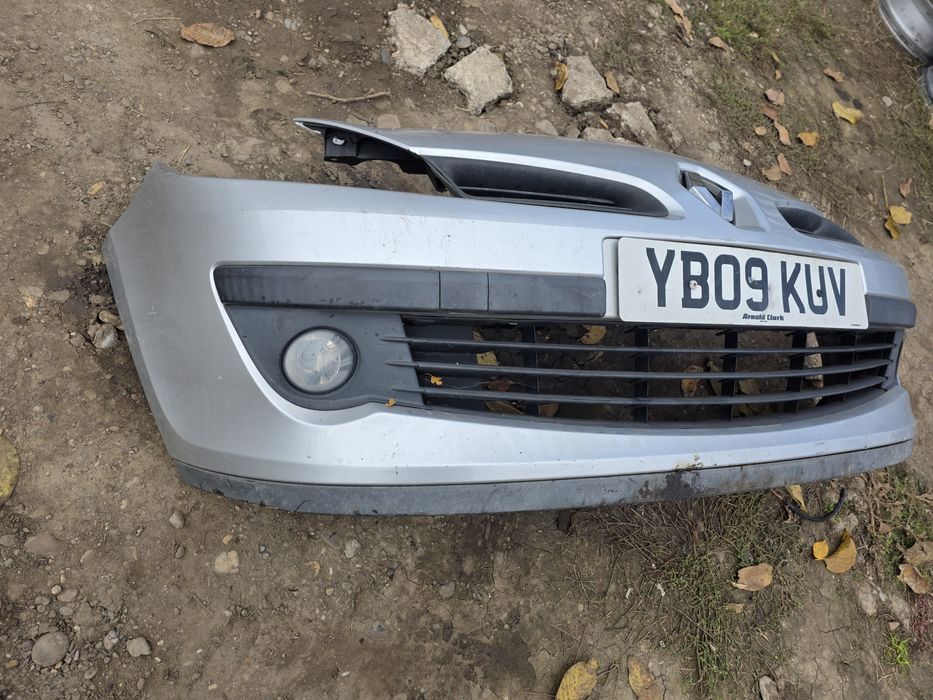 Bara fata renault clio hatchback 2009