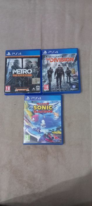 Vând sidiuri PlayStation4