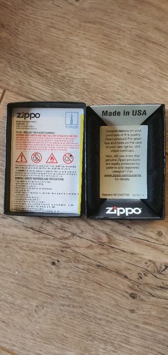 Zippo noua in cutie