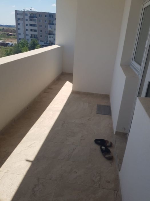 Închiriez apartament cu 3 camere