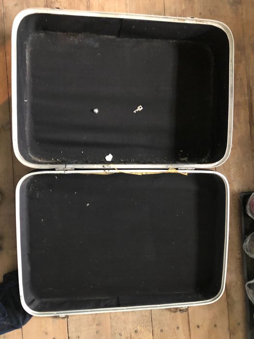 Куфар стар кожен