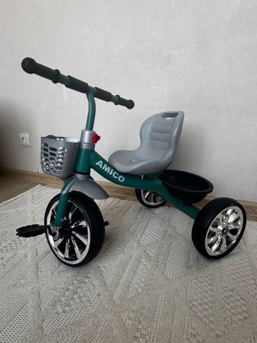 Трехколесный велосипед