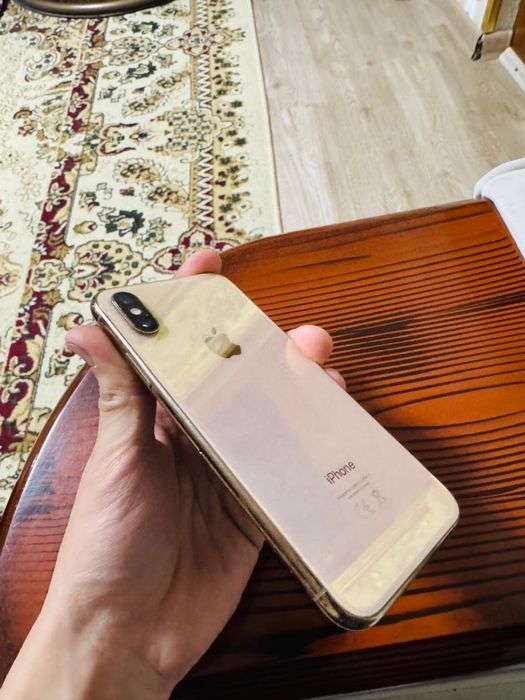 Iphone xs.      .