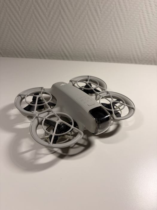 DJI NEO, Hub + 3 baterii + multe accesorii