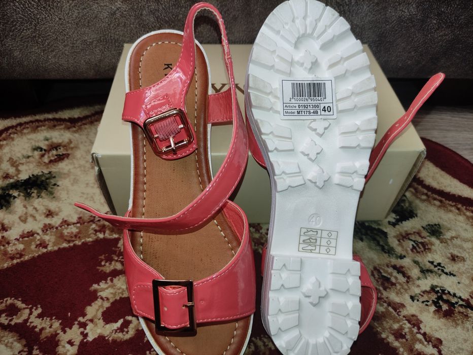 Продам сандали женские,новые