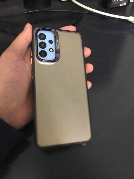 Самсунг а32,красивый цвет но есть минус-экран сломан