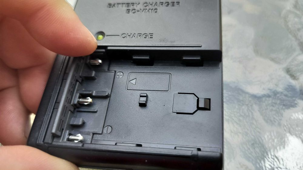 Incarcator Compact Sony BC-VM10  pentru NP-FM500H Original