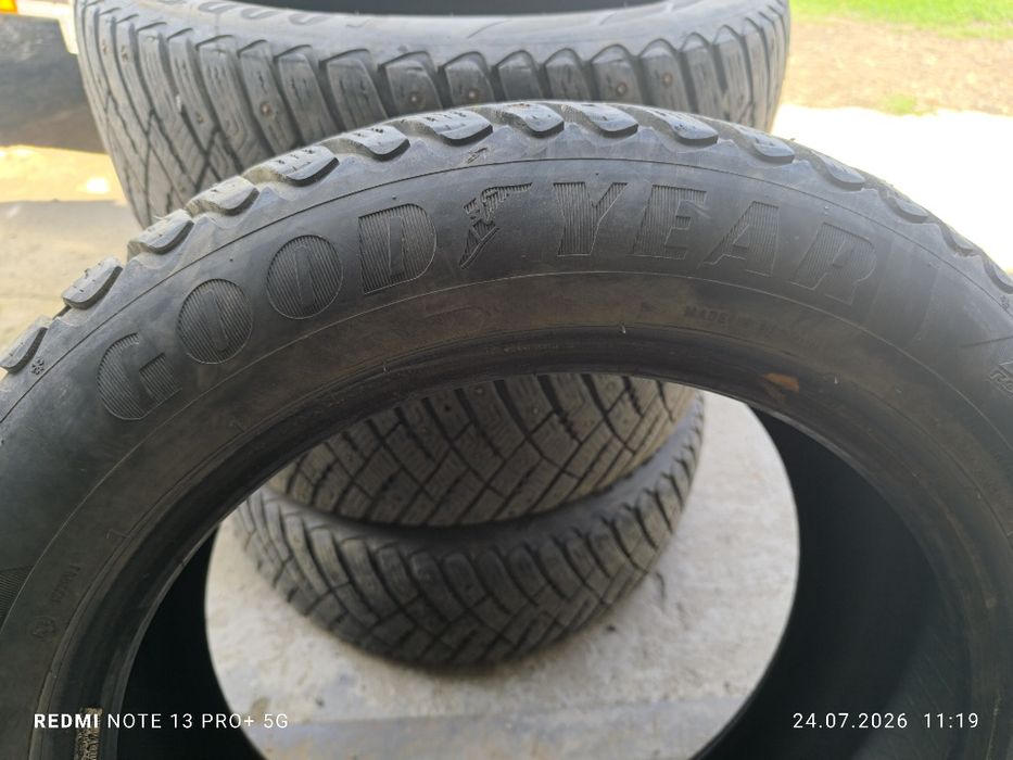 Good year ultra grip 235.55.R18