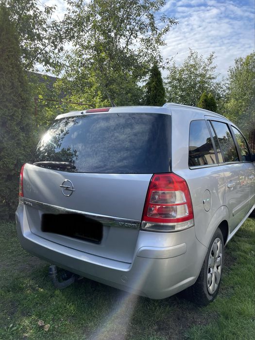 Vând Opel Zafira!